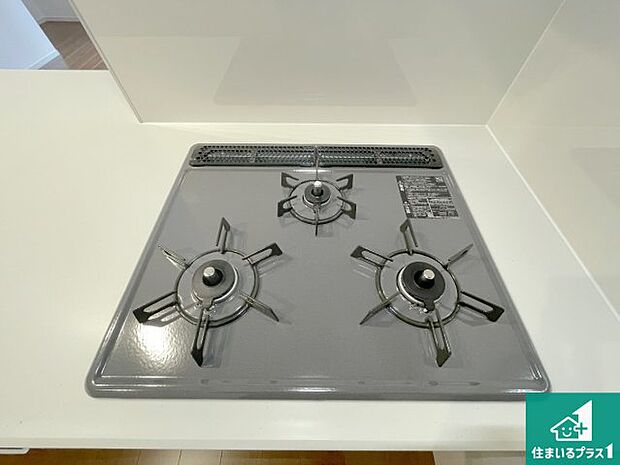 【コンロ】ダブル高火力Siセンサー付きコンロ!3口あるので、まとめて料理をする時も大活躍!