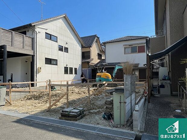 【外観】周辺は落ち着いた街並みの住宅地！子育てがしやすい住環境です！まだ未完成ですが、現地でしかわからない事もございます。是非一度ご覧ください。