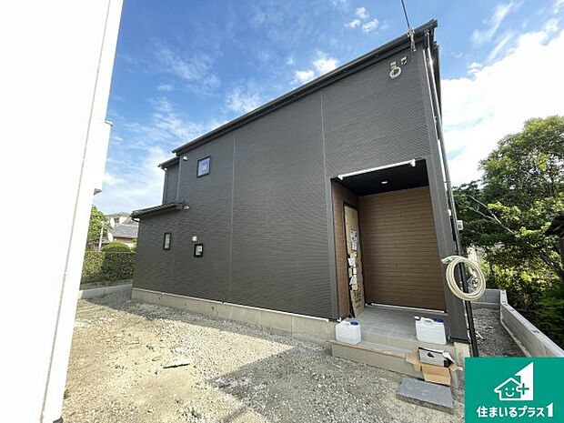 【外観】現在建築中!落ち着いた街並みで新生活を始めることが出来そう!周辺の物件も併せてご紹介させて頂きます!