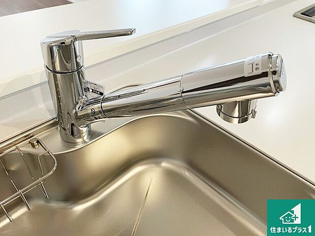 【キッチン水栓】浄水器を内蔵！炊飯時、お茶を作る時に安心してお水を使えます！お湯と冷水、浄水と原水、シャワーの切替えもワンタッチです！