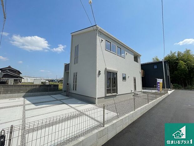 【外観】安心の10年保証！外観を美しく保ち、雨水で汚れを落とします！気になることがありましたら、お気軽にお問い合わせください！