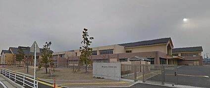 東近江市立八日市南小学校 徒歩650m