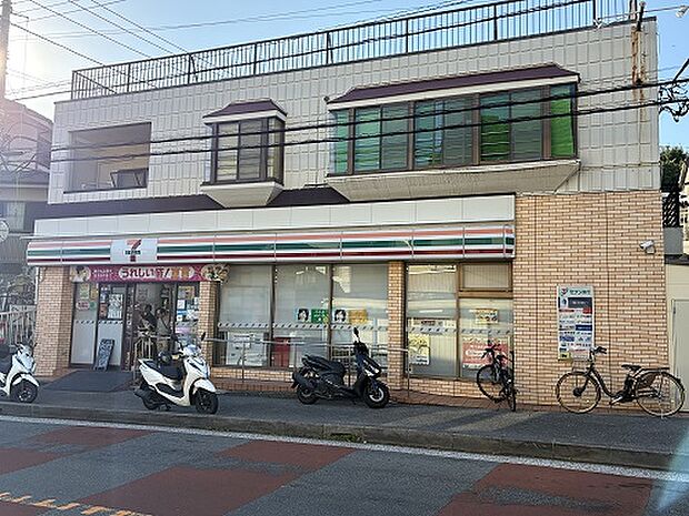 セブンイレブン（約130m）