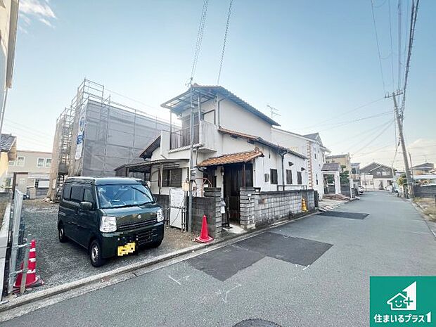 周辺は落ち着いた街並みの住宅地!子育てがしやすい住環境です!まだ未完成ですが、現地でしかわからない事もございます。是非一度ご覧ください。