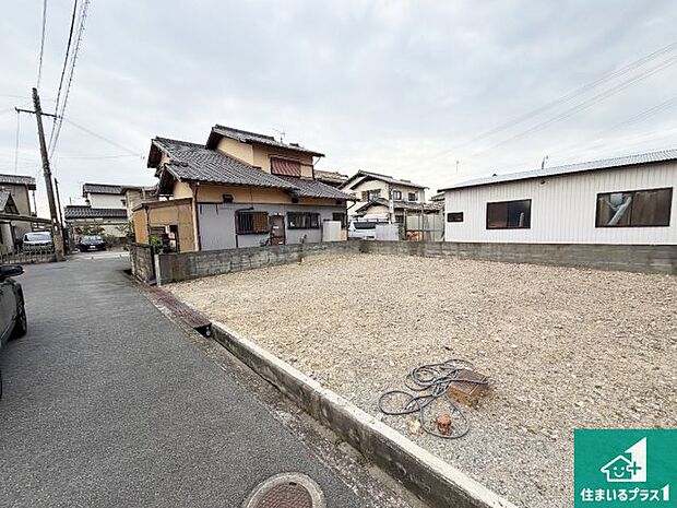 周辺は落ち着いた街並みの住宅地！子育てがしやすい住環境です！まだ未完成ですが、現地でしかわからない事もございます。是非一度ご覧ください。