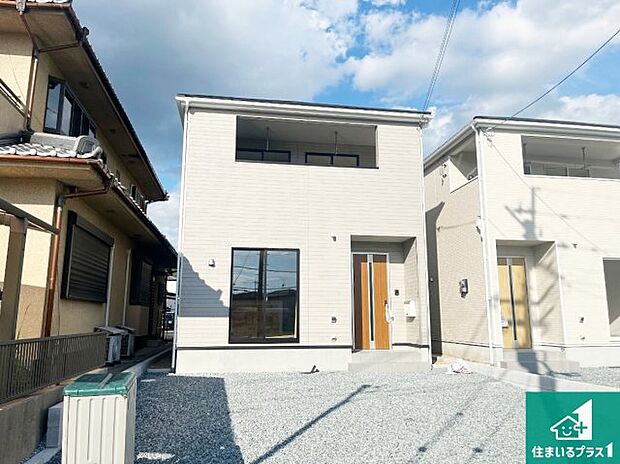 【外観】安心の10年保証!外観を美しく保ち、雨水で汚れを落とします!気になることがありましたら、お気軽にお問い合わせください!