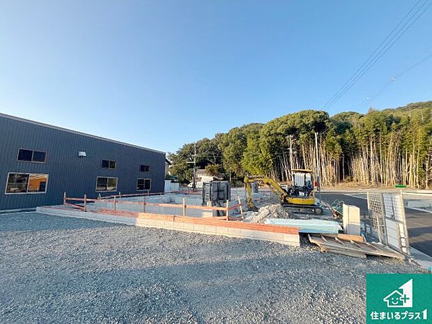 【外観】現在建築中!落ち着いた街並みで新生活を始めることが出来そう!周辺の物件も併せてご紹介させて頂きます!