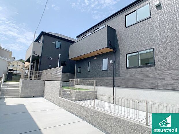 【外観】安心の10年保証！外観を美しく保ち、雨水で汚れを落とします！気になることがありましたら、お気軽にお問い合わせください！