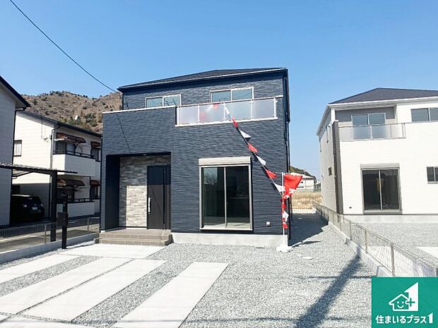 【外観】安心の10年保証！外観を美しく保ち、雨水で汚れを落とします！気になることがありましたら、お気軽にお問い合わせください！