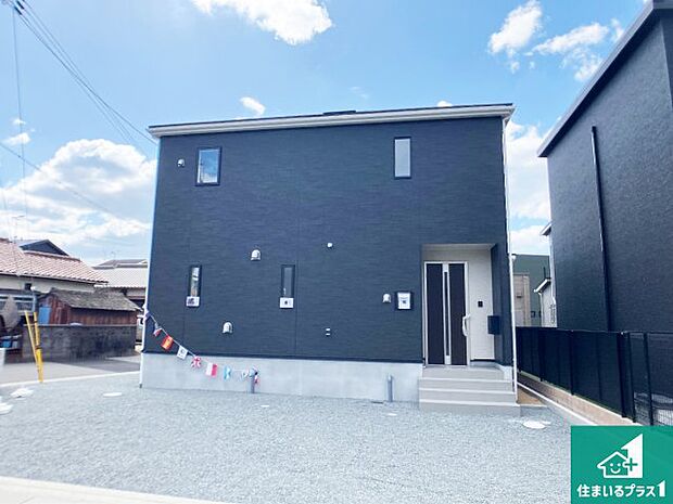 【外観】安心の10年保証!外観を美しく保ち、雨水で汚れを落とします!気になることがありましたら、お気軽にお問い合わせください!