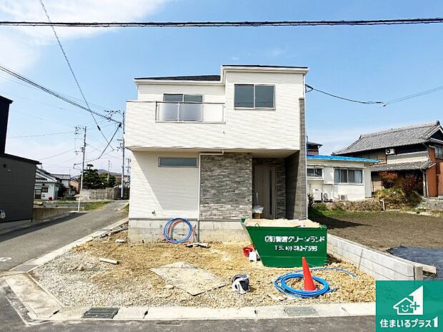 【外観】安心の10年保証!外観を美しく保ち、雨水で汚れを落とします!気になることがありましたら、お気軽にお問い合わせください!