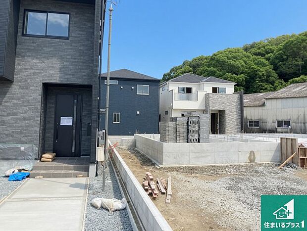 【外観】現在建築中!落ち着いた街並みで新生活を始めることが出来そう!周辺の物件も併せてご紹介させて頂きます!