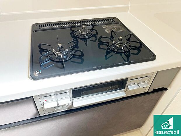 【コンロ】ダブル高火力Siセンサー付きコンロ!3口あるので、まとめて料理をする時も大活躍!