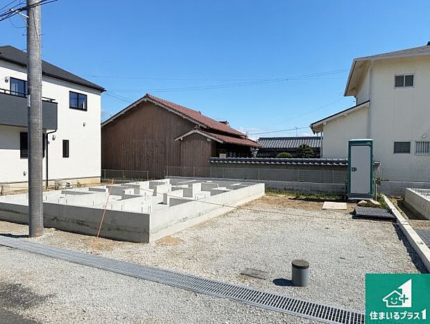 【外観】周辺は落ち着いた街並みの住宅地!子育てがしやすい住環境です!まだ未完成ですが、現地でしかわからない事もございます。是非一度ご覧ください。