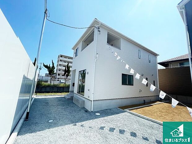 【外観】安心の10年保証!外観を美しく保ち、雨水で汚れを落とします!気になることがありましたら、お気軽にお問い合わせください!