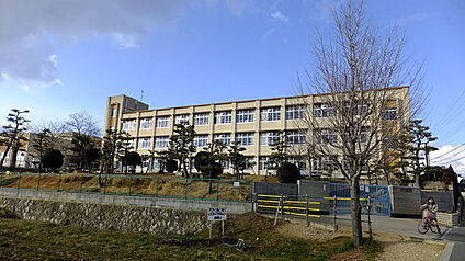 神戸市立岩岡小学校 徒歩1100m