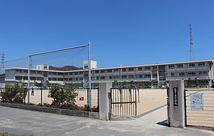 姫路市立糸引小学校 徒歩750m