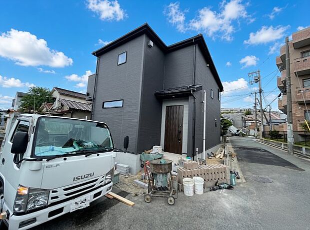 【外観】安心の10年保証！外観を美しく保ち、雨水で汚れを落とします！気になることがありましたら、お気軽にお問い合わせください！