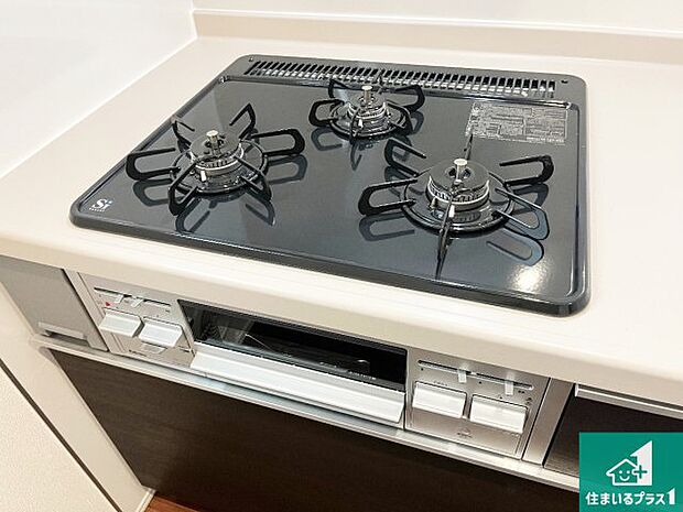 【コンロ】ダブル高火力Siセンサー付きコンロ!3口あるので、まとめて料理をする時も大活躍!