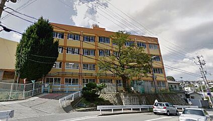 神戸市立小部小学校 徒歩567m