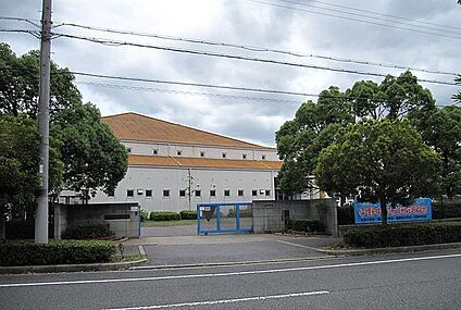 神戸市立樫野台小学校 徒歩320m