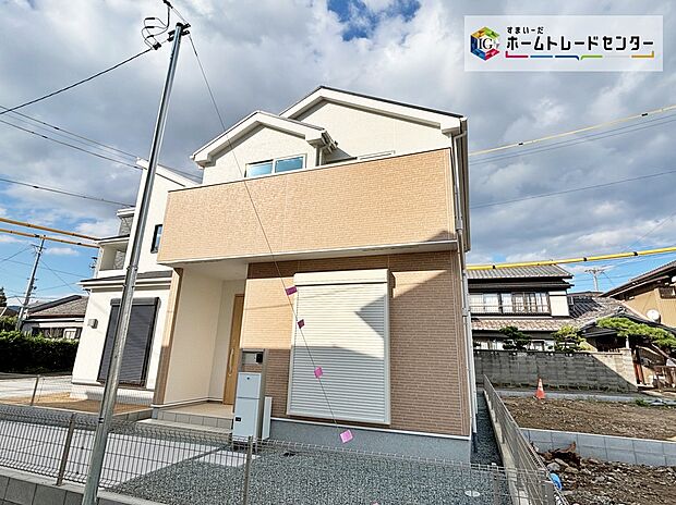 【２号棟】一戸建ての大きなメリットは、「自分の土地」を自由に使えること。好きなペットが飼えるほか、ガーデニングやＤＩＹ、車やバイクの手入れなど様々な趣味を楽しめます♪
