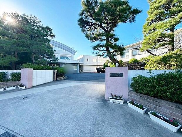 刈谷市立小垣江小学校（約854m）