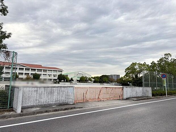 みよし市立三好丘小学校（約1,676m）