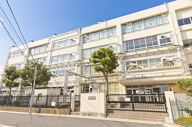 江東区立第三砂町中学校(約440m)