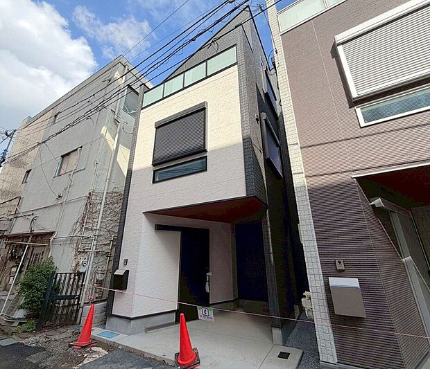 【前面道路含む外観】【外観】(2026年3月)撮影