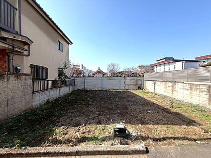 前面道路含む外観