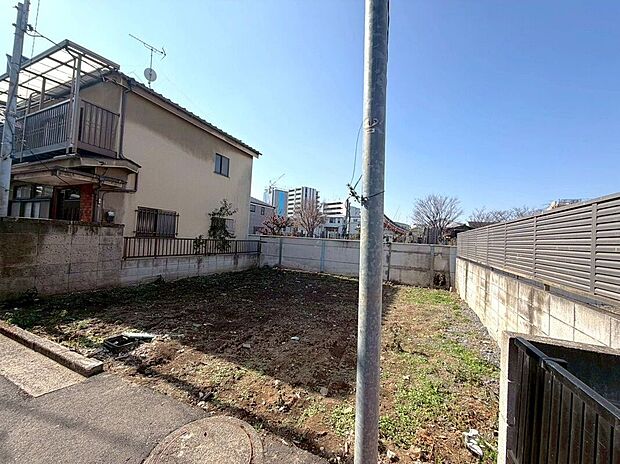 【前面道路含む外観】【現地】（2026年4月）撮影