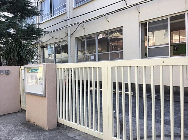 中野区立第二中学校（約1,020m）