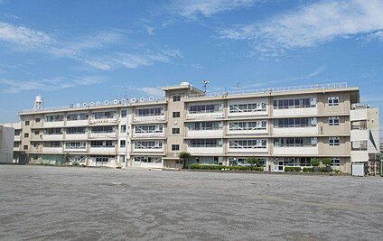 川崎市立南大師中学校 660m(9分)