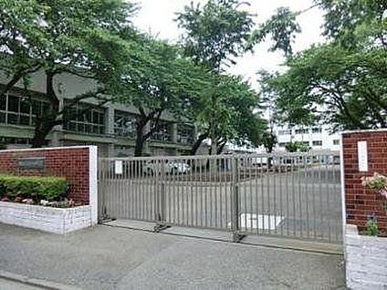 練馬区立南が丘中学校 780m