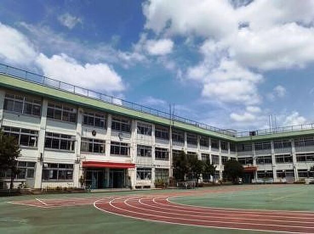 北区立柳田小学校（約318m）