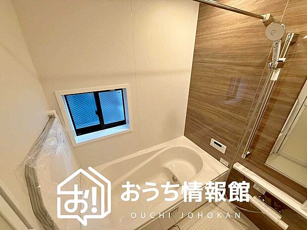 現地写真(浴室)
浴室暖房乾燥機付き。1坪タイプで広々です。