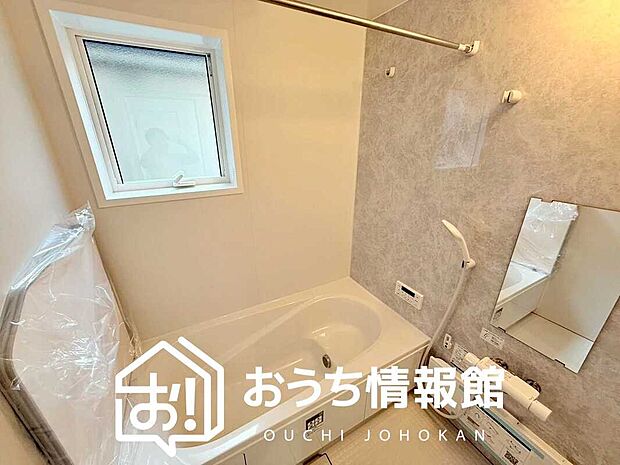 現地写真(浴室)
浴室暖房乾燥機付き。1坪タイプで広々です。