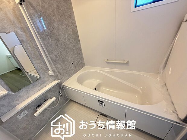 現地写真(浴室)
浴室暖房乾燥機付き。1坪タイプで広々です。