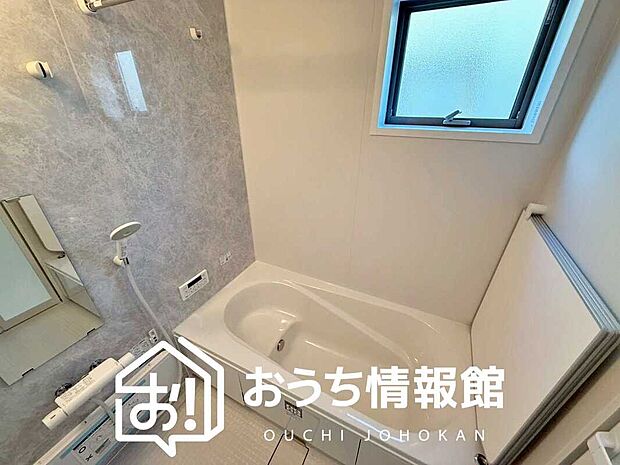 現地写真(浴室)
浴室暖房乾燥機付き。1坪タイプで広々です。