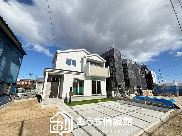 現地写真（街並み）
全４邸
駐車２台可能
