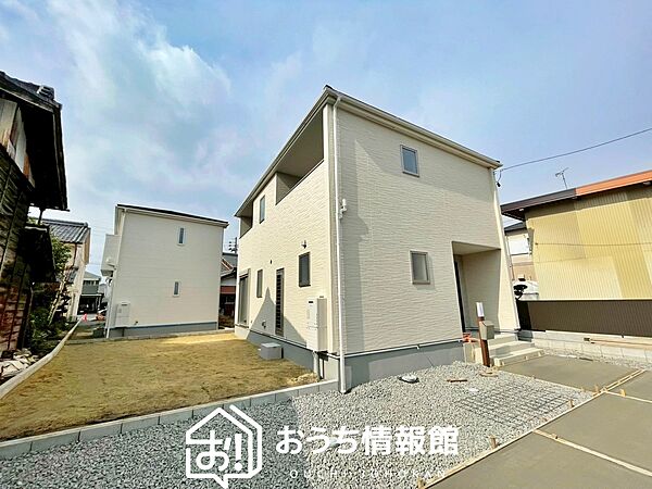 現地写真（街並み）
全２邸
駐車２台可能