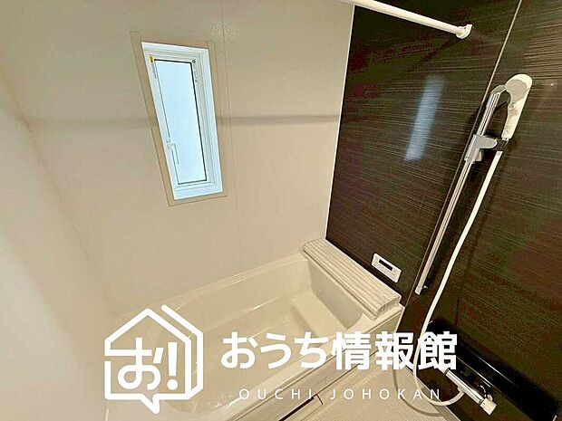 現地写真(浴室)
浴室暖房乾燥機付き。1坪タイプで広々です。