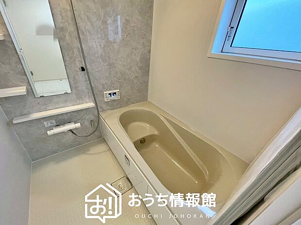 現地写真(浴室)
浴室暖房乾燥機付き。1坪タイプで広々です。