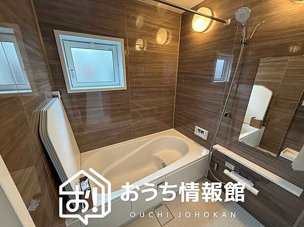 現地写真(浴室)
浴室暖房乾燥機付き。1坪タイプで広々です。