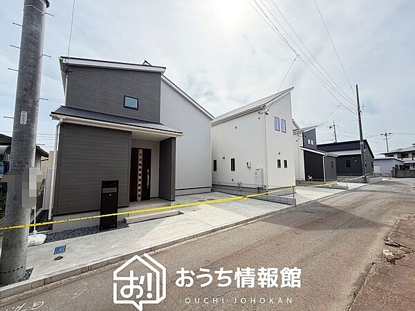 現地写真（街並み）
全４邸
駐車３台可能