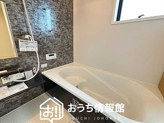 現地写真(浴室)
浴室暖房乾燥機付き。1坪タイプで広々です。