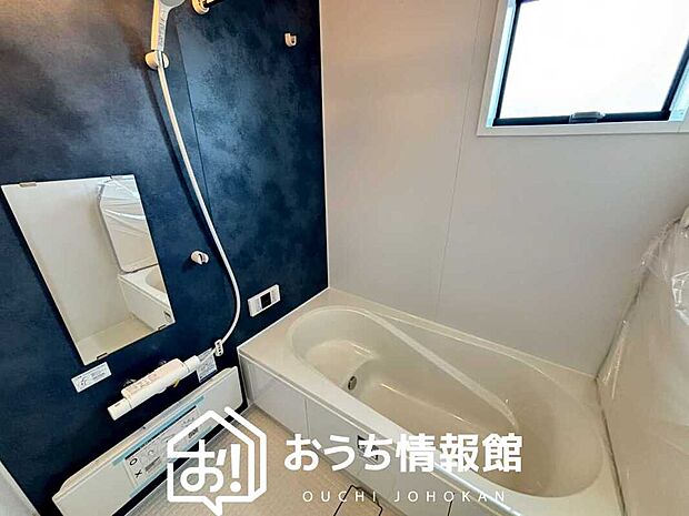現地写真(浴室)
浴室暖房乾燥機付き。1坪タイプで広々です。