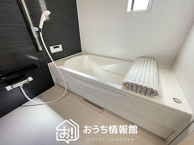 現地写真(浴室)
浴室暖房乾燥機付き。1坪タイプで広々です。