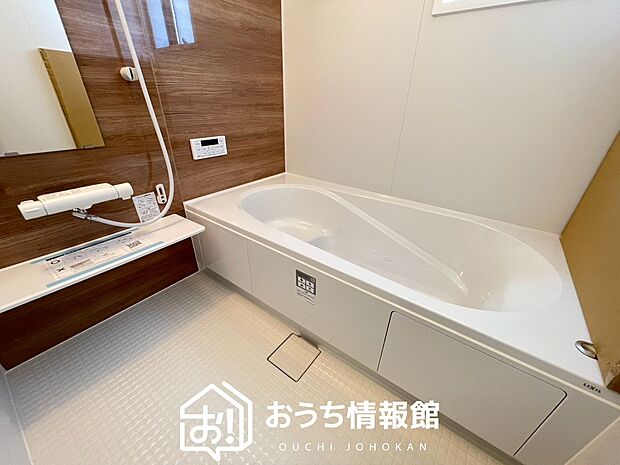 現地写真(浴室)
浴室暖房乾燥機付き。1坪タイプで広々です。